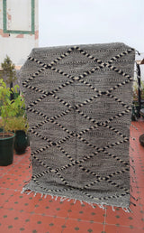 Zanafi Flat Weave - Black and White on Grey