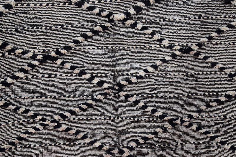 Zanafi Flat Weave - Black and White on Grey