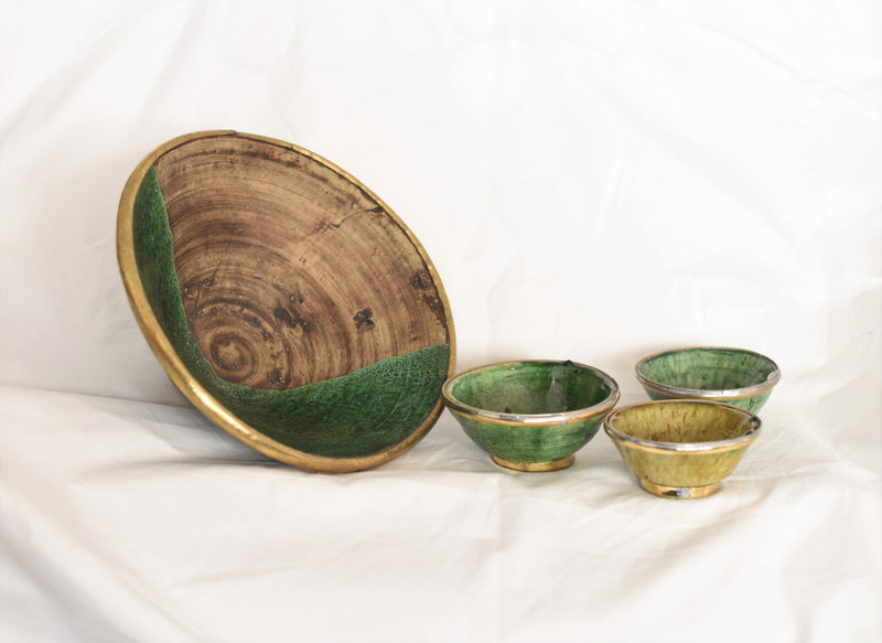 A set of four Green & Brown Tamegrout Bowls