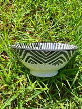 A set of for Black and White Bowls with coloured accents - Safi